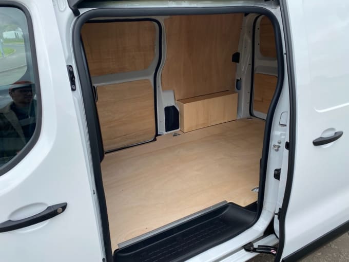 2025 Peugeot Expert