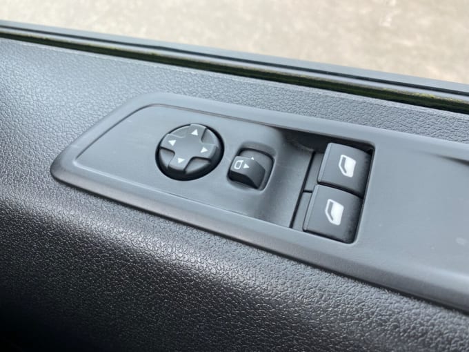 2025 Peugeot Expert