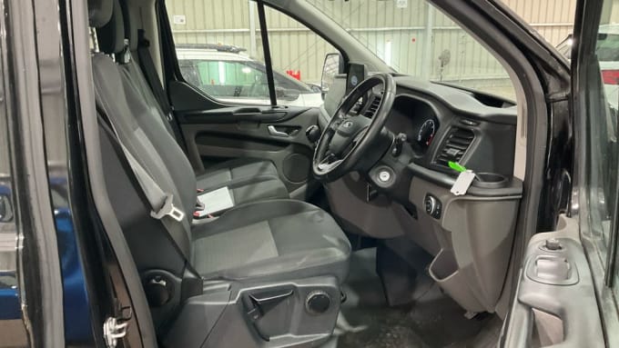 2025 Ford Transit Custom