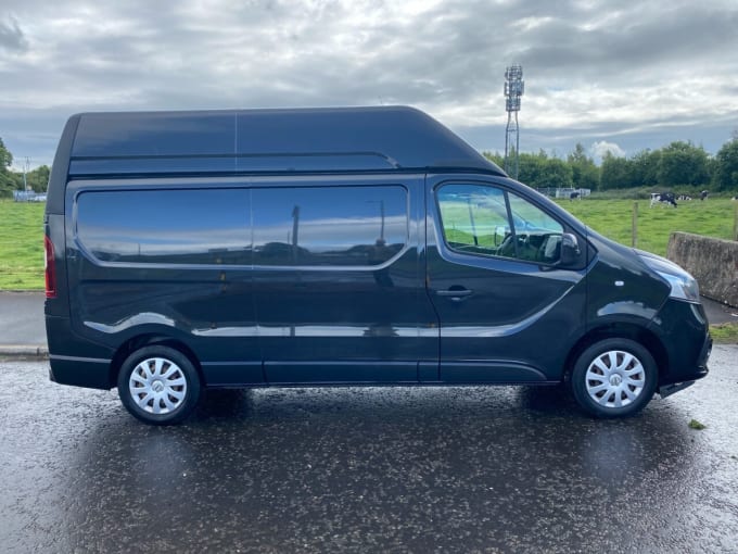 2025 Nissan Nv300
