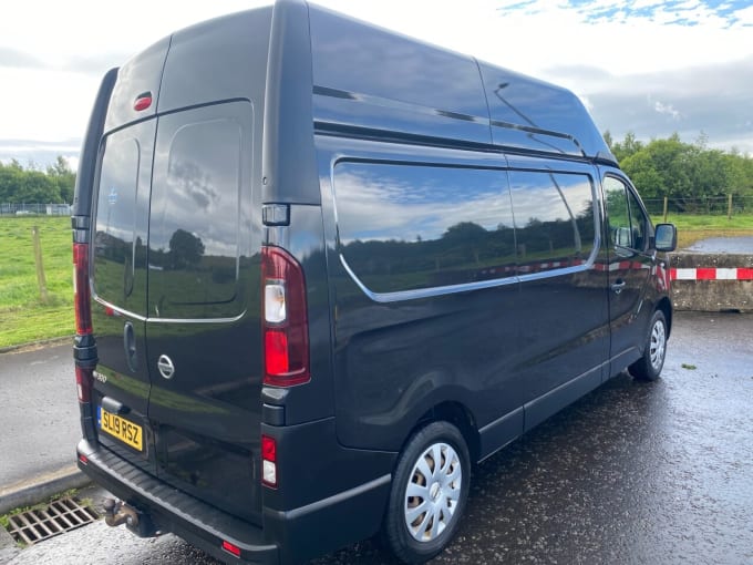 2025 Nissan Nv300