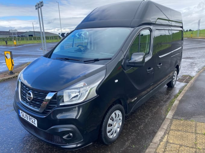 2025 Nissan Nv300