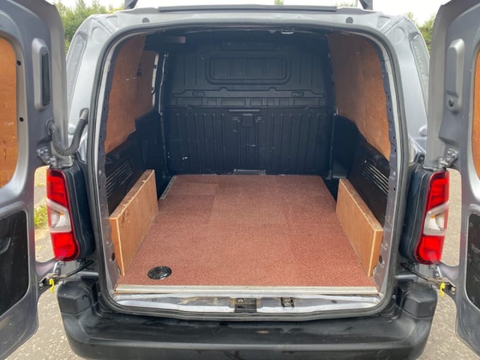 2025 Vauxhall Combo