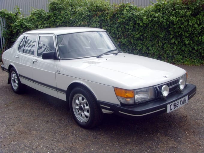 2025 Saab 900