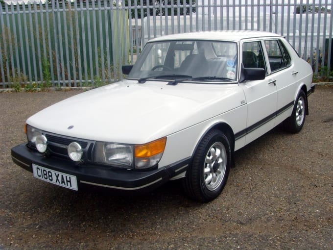 2025 Saab 900