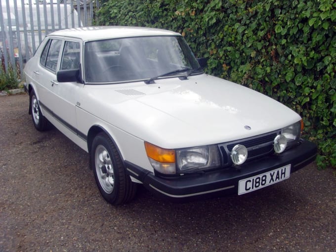 2025 Saab 900