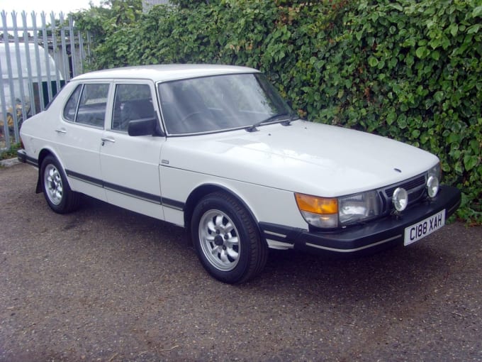 2025 Saab 900