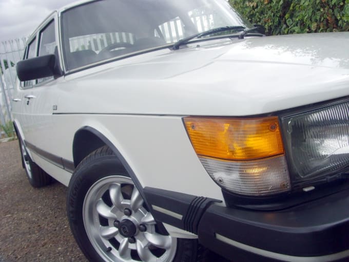 2025 Saab 900