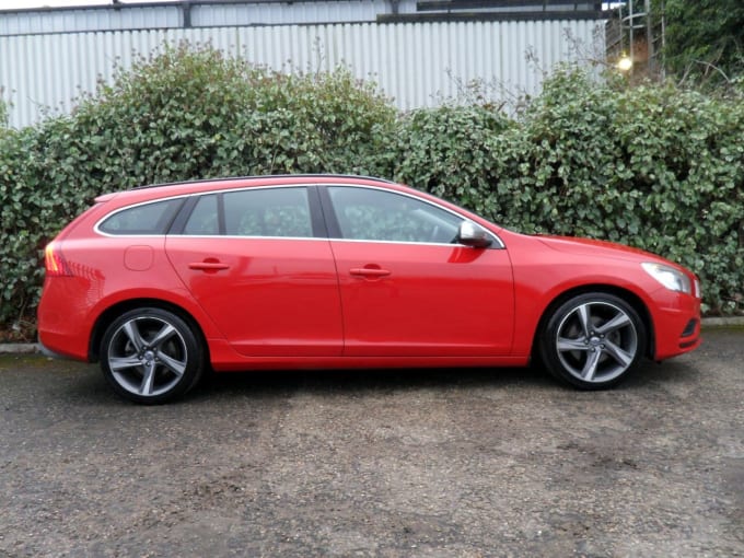 2025 Volvo V60