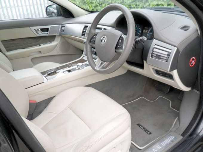 2025 Jaguar Xf