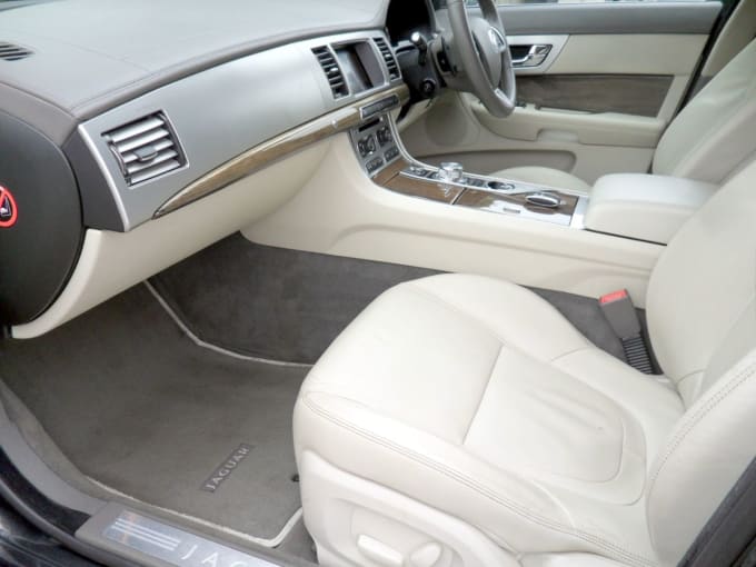 2025 Jaguar Xf