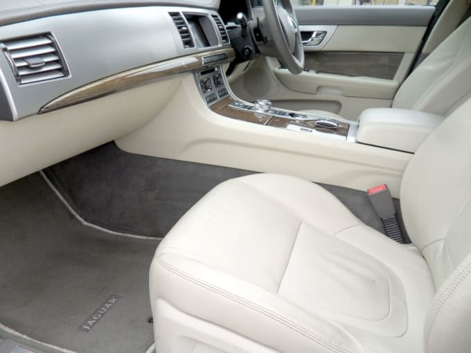 2025 Jaguar Xf