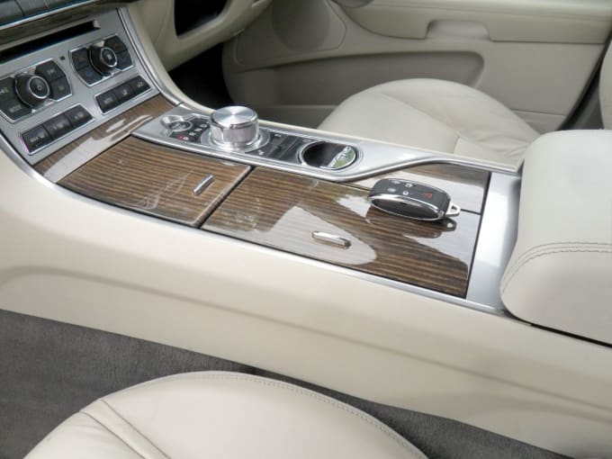 2025 Jaguar Xf