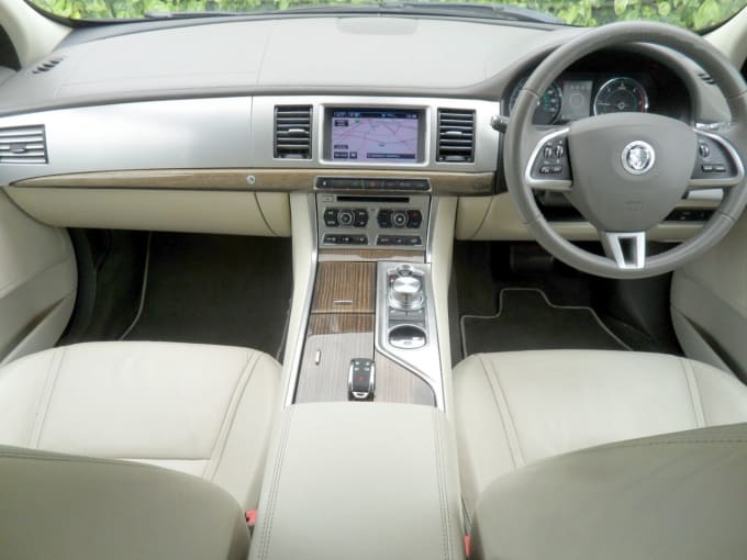 2025 Jaguar Xf