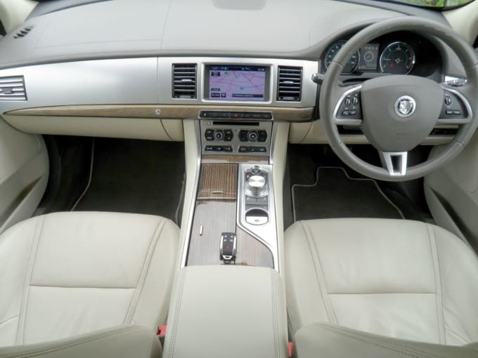 2025 Jaguar Xf