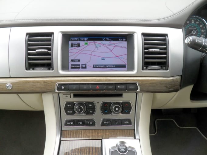 2025 Jaguar Xf