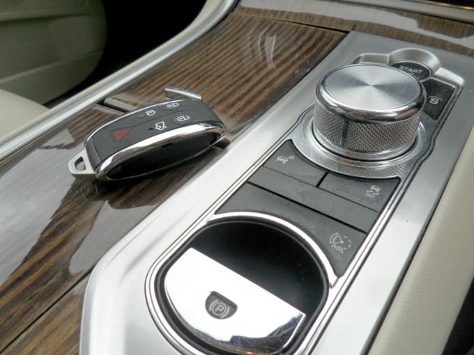 2025 Jaguar Xf