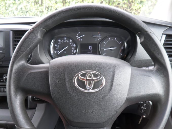 2025 Toyota Proace