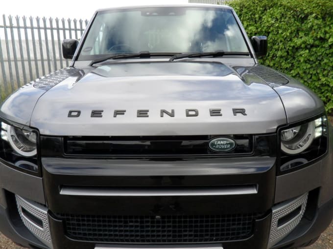 2025 Land Rover Defender 110