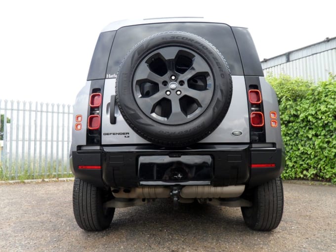 2025 Land Rover Defender 110