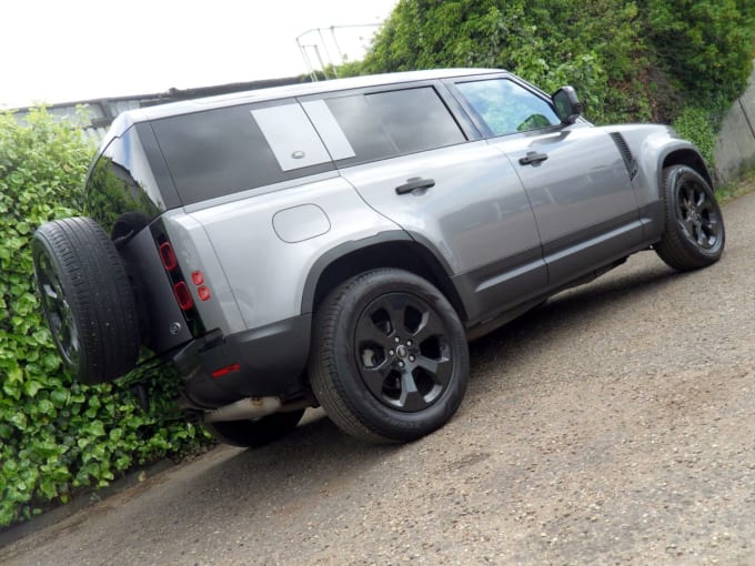 2025 Land Rover Defender 110