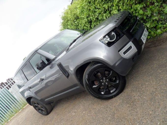 2025 Land Rover Defender 110