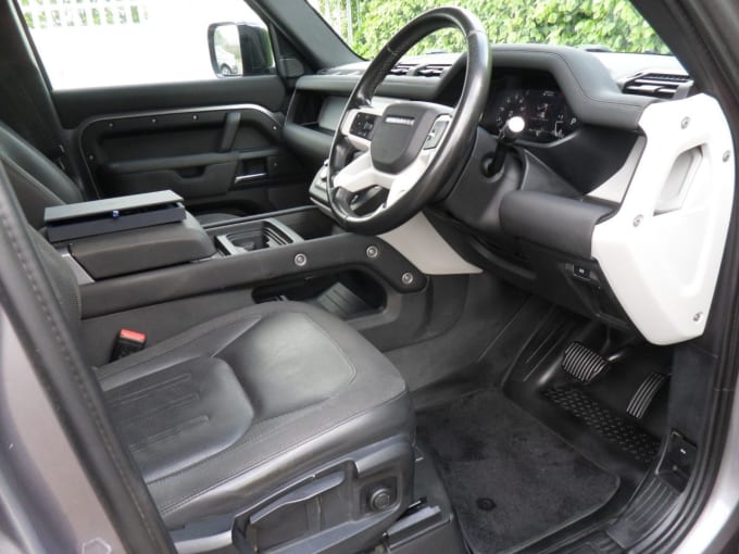 2025 Land Rover Defender 110