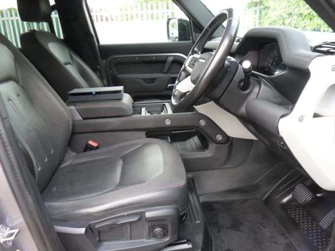 2025 Land Rover Defender 110