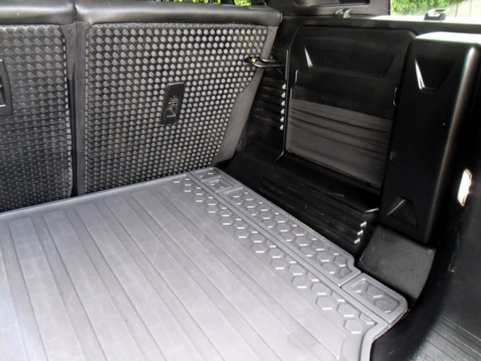 2025 Land Rover Defender 110