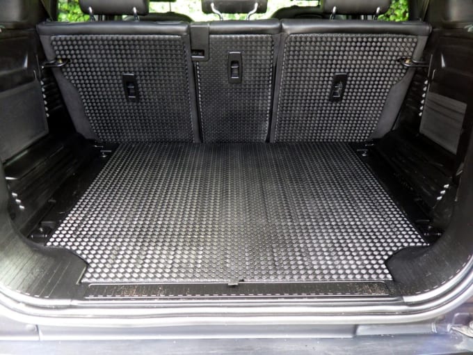 2025 Land Rover Defender 110