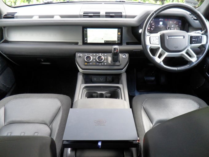 2025 Land Rover Defender 110