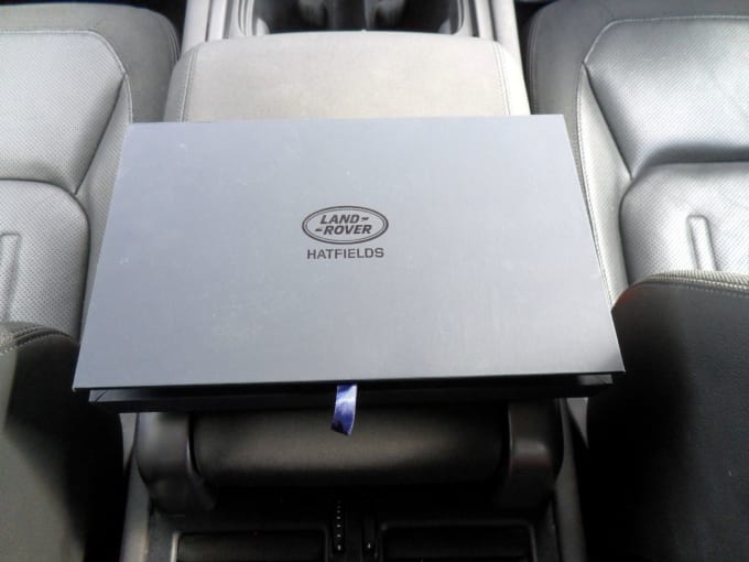 2025 Land Rover Defender 110
