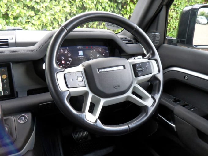 2025 Land Rover Defender 110