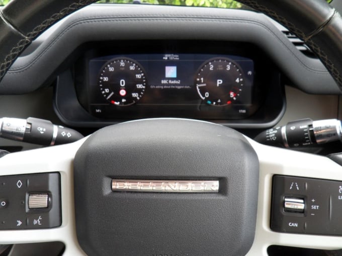 2025 Land Rover Defender 110