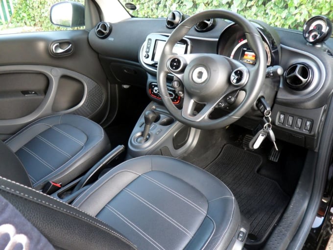 2025 Smart Fortwo