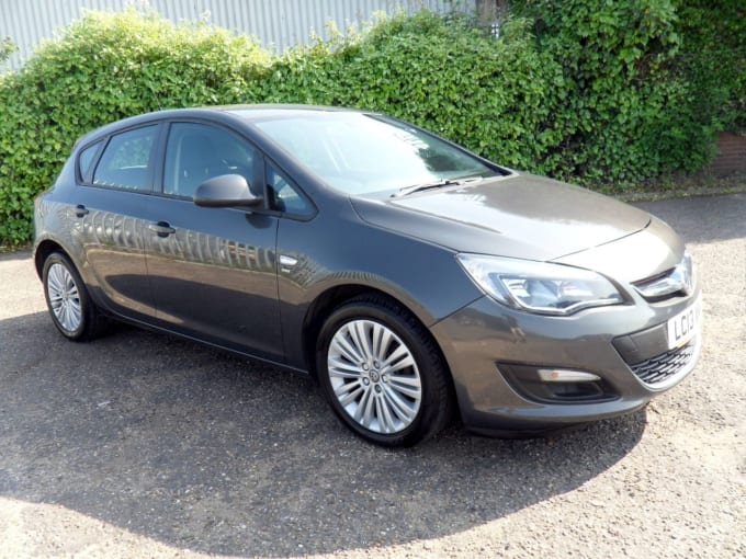 2025 Vauxhall Astra
