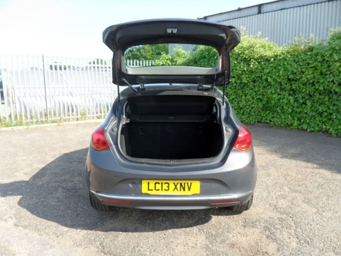 2025 Vauxhall Astra