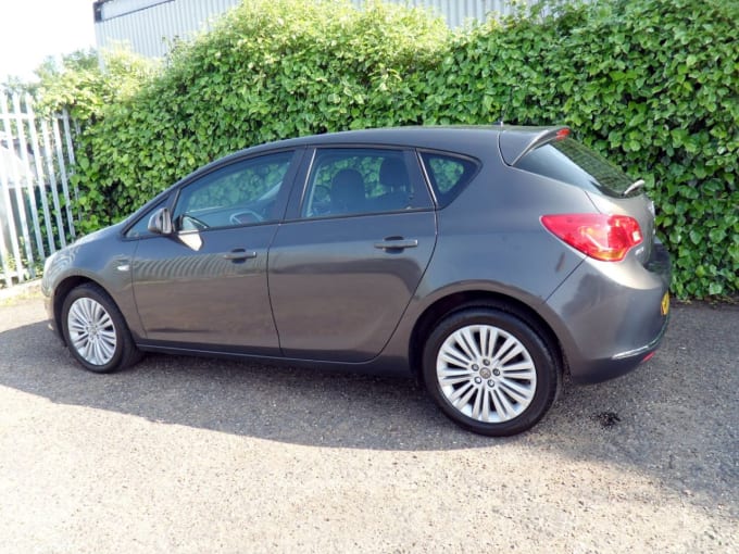 2025 Vauxhall Astra