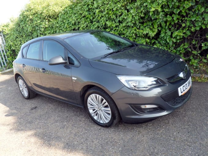 2025 Vauxhall Astra