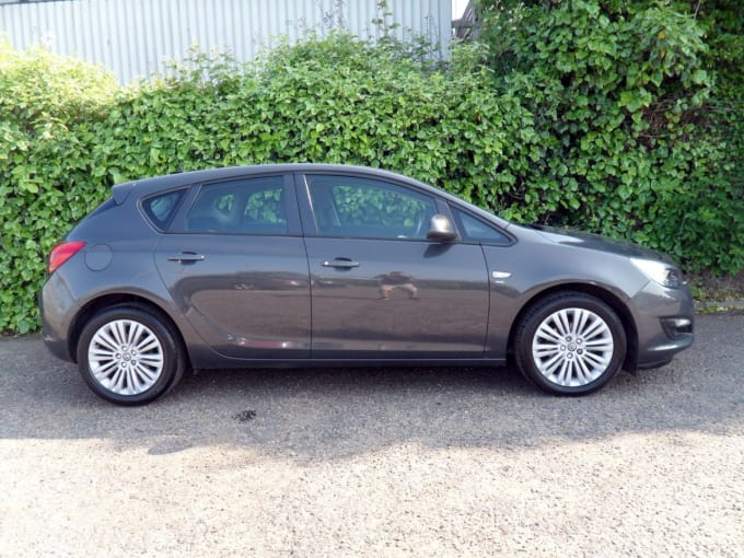 2025 Vauxhall Astra