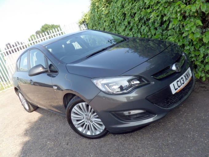 2025 Vauxhall Astra