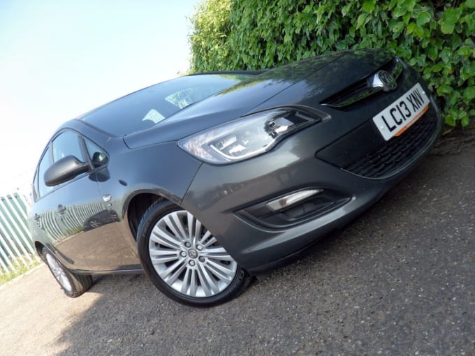 2025 Vauxhall Astra