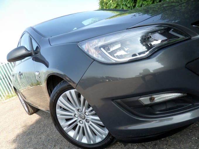 2025 Vauxhall Astra