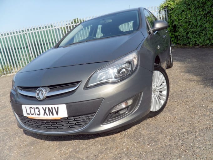 2025 Vauxhall Astra