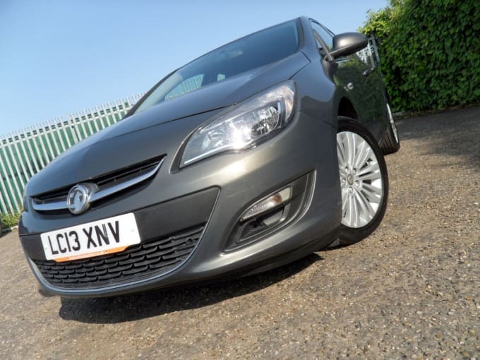 2025 Vauxhall Astra