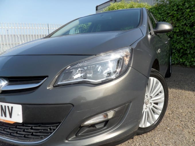 2025 Vauxhall Astra