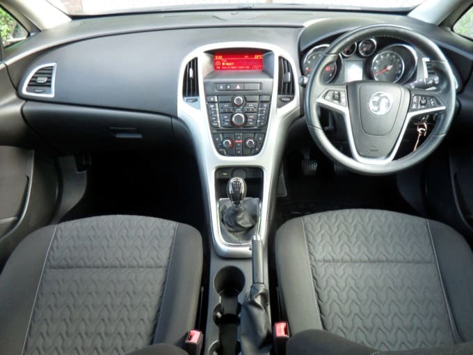 2025 Vauxhall Astra