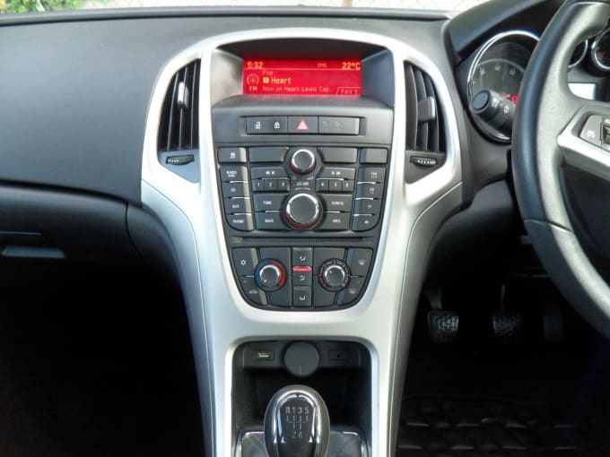2025 Vauxhall Astra