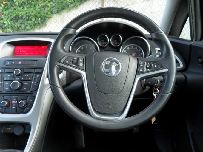 2025 Vauxhall Astra