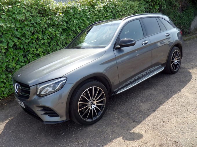 2025 Mercedes-benz Glc